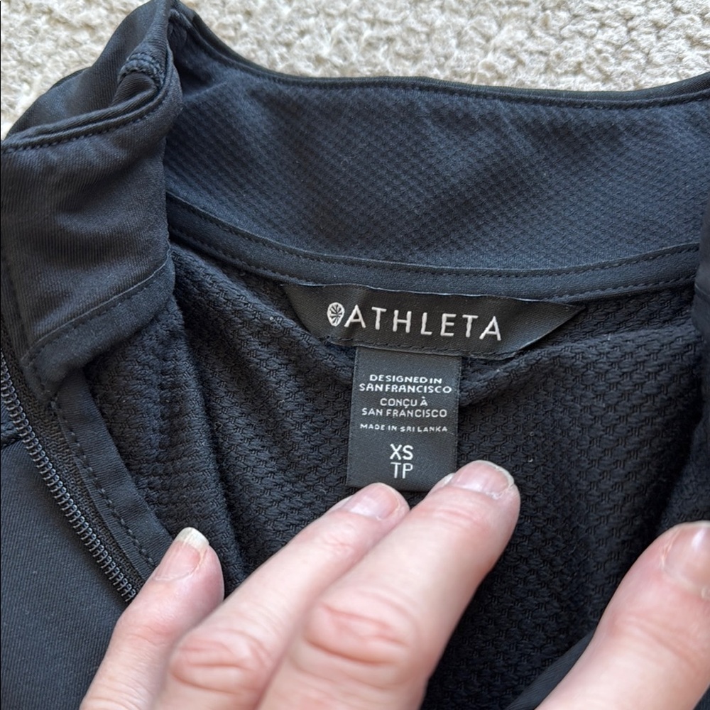 Athleta Women's Black Long Sleeve 1/4 zip Top XS - Picture 2 of 5